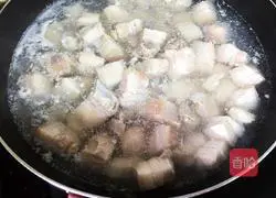 Illustration of how to make bean curd, braised pork and stewed with dried bean knots 3