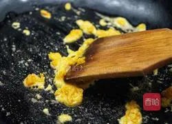 Salty Illustration of how to make egg yolk pumpkin 3