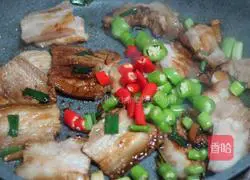 Illustration of how to make special stir-fried pork 8