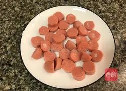 Illustration of how to make cumin sausage and small potatoes 2