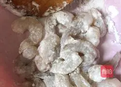 Illustration of how to make sweet and sour shrimp 4