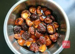 Braised Mushroom Chicken Nuggets Recipe Illustration 4