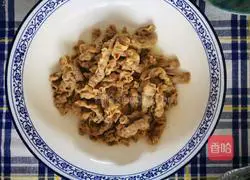 Illustration of how to make fat beef in sour soup 6