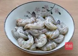 How to stir-fry Chinese cabbage and shrimps Illustration of how to do it 1