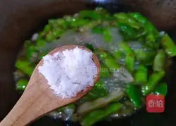 Illustration of how to make braised olive beans 10