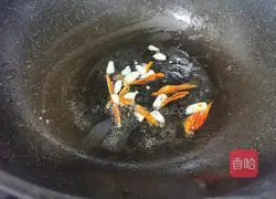 Illustration of how to make fried beef with wheat and celery 8