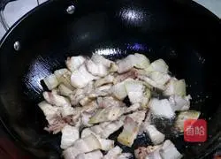 Illustration of how to make Sichuan twice-cooked pork 4