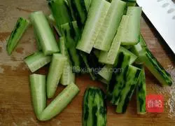 Shrimp Illustration of how to make cucumber strips 5