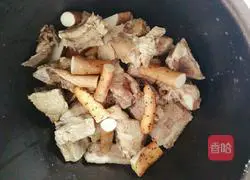 Illustration of how to make braised yam ribs 5