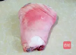 Illustration of how to make stewed elbow 1