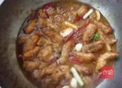 Illustration of how to make spicy chicken neck 6