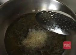 Illustration of how to make thin meat dumplings 5