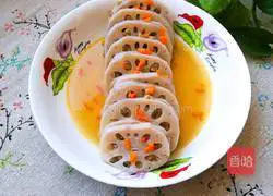 Illustration of how to make steamed lotus root clips 9