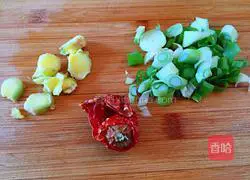 Illustration of how to make ribs, potatoes and beans stewed 5