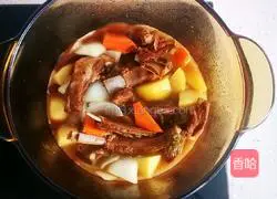 Illustration of braised lamb neck chop 12