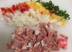 Illustration of how to make French fries and omelette rice (fried rice with French fries, egg and bacon) 1