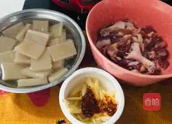 Illustration of how to cook duck legs with konjac 1