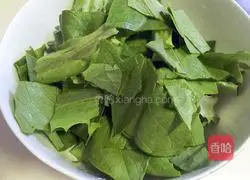 Illustration of how to make minced pork and lettuce 1