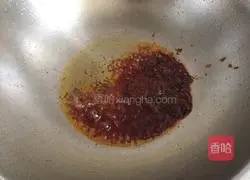 Illustration of how to make spicy fried sea melon seeds 7