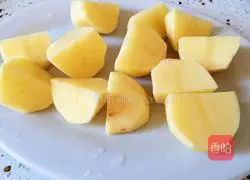 Illustration of how to make ribs, potatoes and beans stewed 2