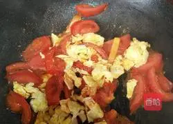 Illustration of how to make scrambled eggs with tomatoes 10