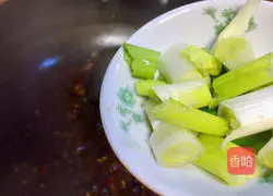 Illustration of how to make boiled meat slices 14