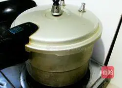 Illustration of braised elbow 7