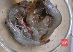 Illustration of how to make peerless mysid shrimp 2