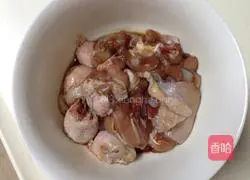 Illustration of how to make braised chicken 1