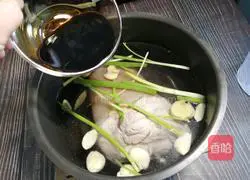 #Hebei cuisine# Braised pork elbow recipe illustration 11