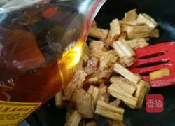 Illustration of how to make spicy yuba and stir-fried pork 8