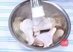 Illustration of how to make flavored grilled chicken legs 2