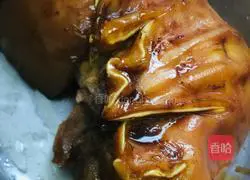 Illustration of how to make spiced pig ears 4