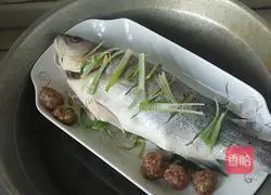 Illustration of how to steam sea fish 5