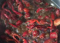 Illustration of the original braised crayfish 18