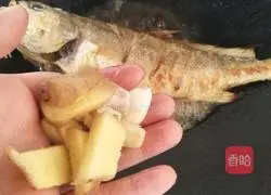 Illustration of braised yellow croaker recipe 7