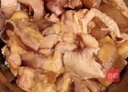 White Illustration of how to make braised chicken with clams 2