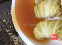 Illustration of how to make cabbage meat rolls 8