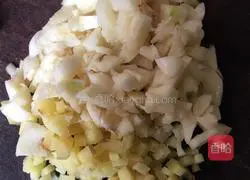 Fresh shrimps and fried walnuts.Recipe 3