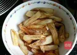 Illustration of how to cook eggplant and beans 3