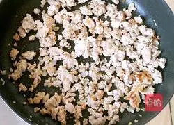 Illustration of how to make minced pork and enoki mushrooms 3