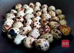 Illustration of how to make five-spice braised quail eggs 6