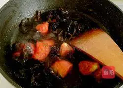 Illustration of how to make fried fungus with tomatoes and eggs 10