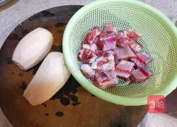 Steamed Illustration of how to make pork ribs and lotus root 1