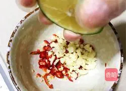 Illustration of how to make fragrant coconut chicken 6