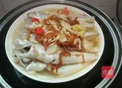 Illustration of how to steam squid with dried radish 10