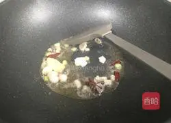 Illustration of how to make braised preserved fish cubes in sauce 3