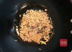 Illustration of how to make asparagus minced meat 7