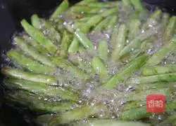 Illustration of how to make stir-fried green beans that are perfect for rice 4