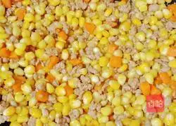 Stir-fried pork with corn Illustration of how to make foam 18